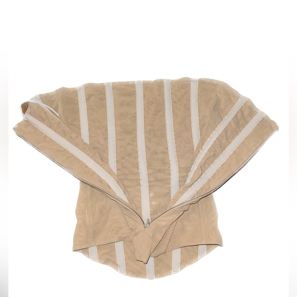 Corset from Are You Am I. Size 2 and it runs small. - Picture 3 of 4